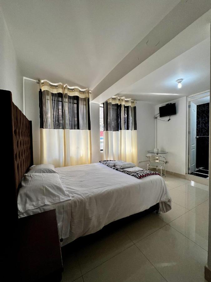Hostal Santa Rosa Caraz Ngoại thất bức ảnh